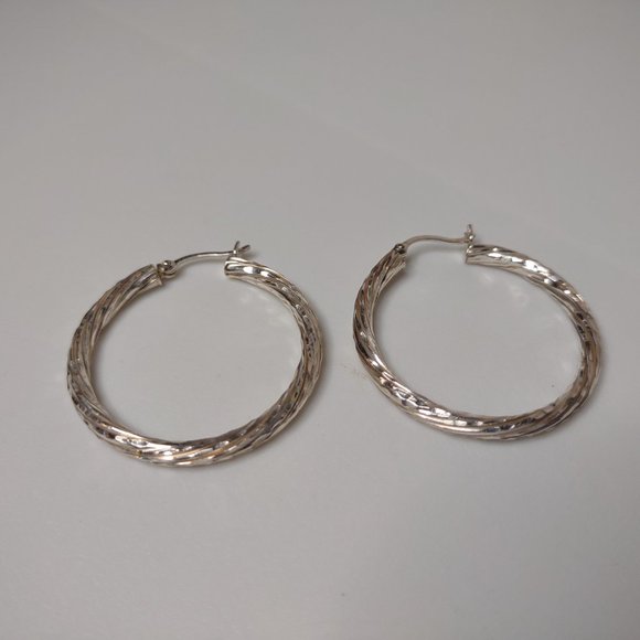 Cute Basic Lightweight 925 Sterling Silver Hoop Earrings - Picture 2 of 12